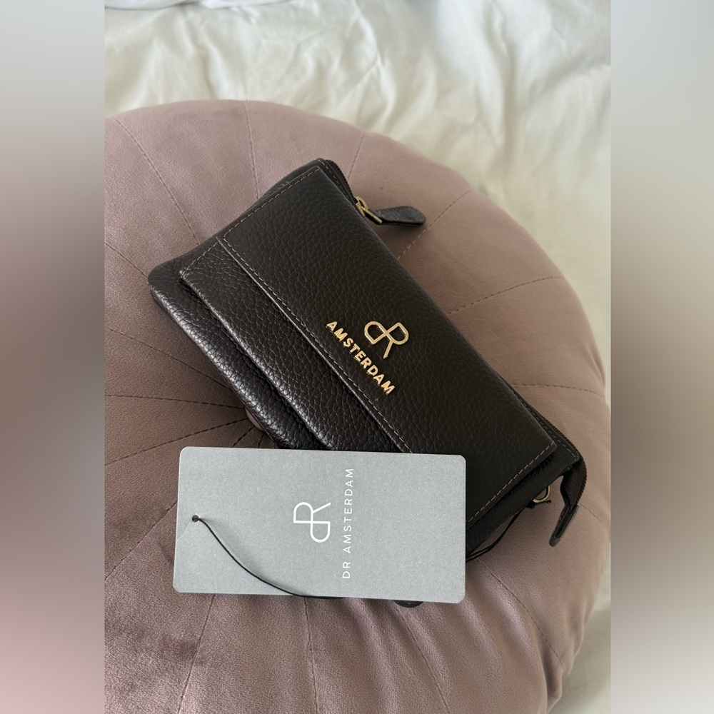 dR Amsterdam Brown leather wallet with gold hardware from Amsterdam